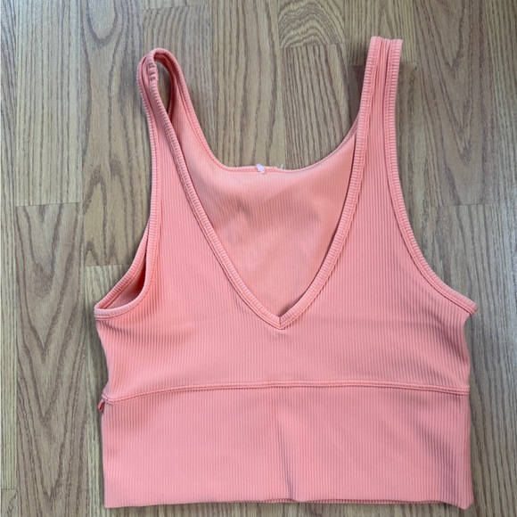 Lululemon tank - Picture 1 of 5